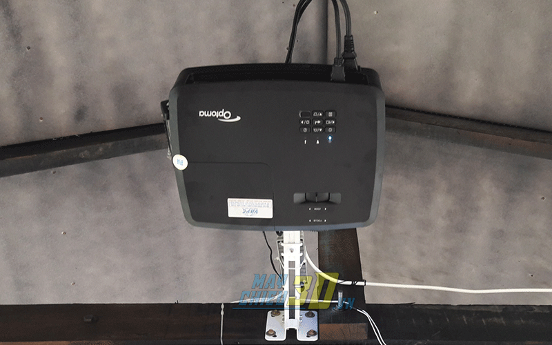Lắp đặt máy chiếu Optoma PX390 phục vụ nhu cầu chiếu bóng đá K+